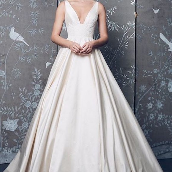 Legends Romona Keveza Wedding Dress. Brand New! - Picture 1 of 14